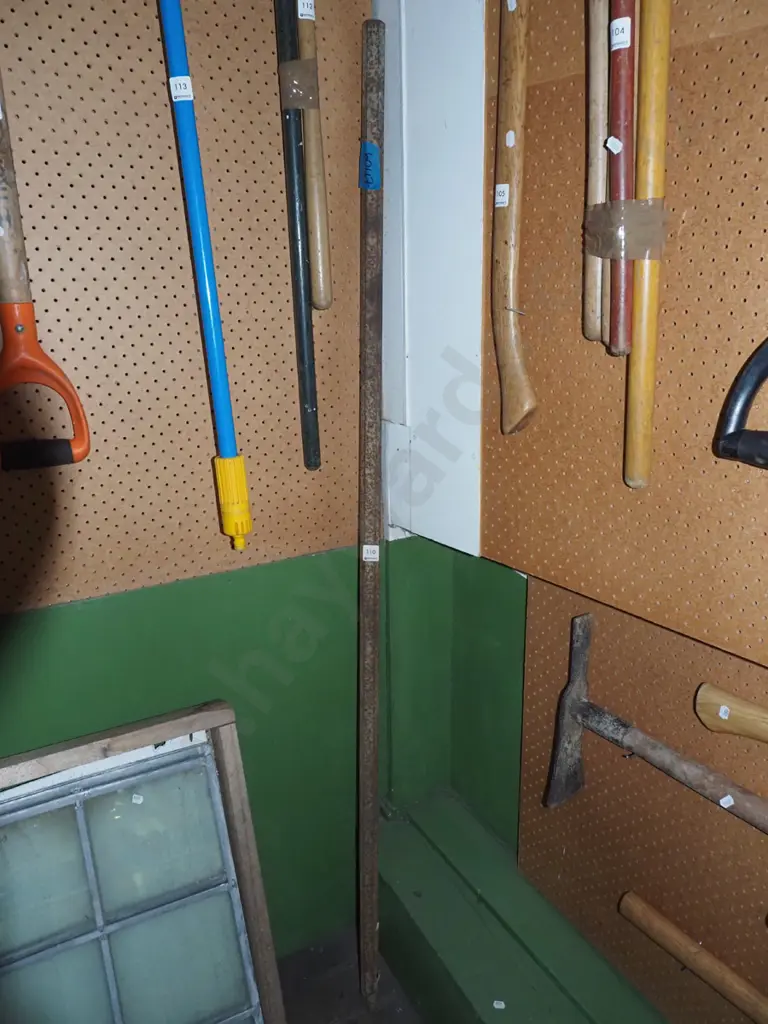 rusty digging bar Image 1++