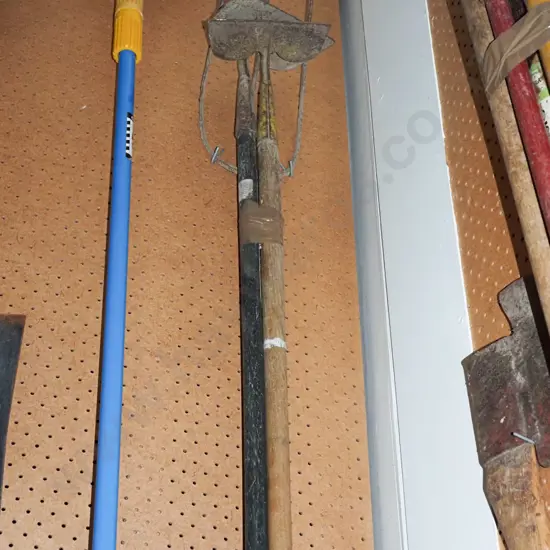 pitch fork, 2x dutch hoes