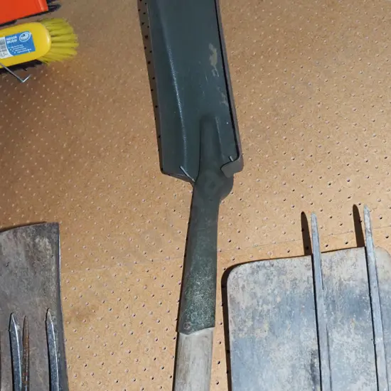 trenching shovel