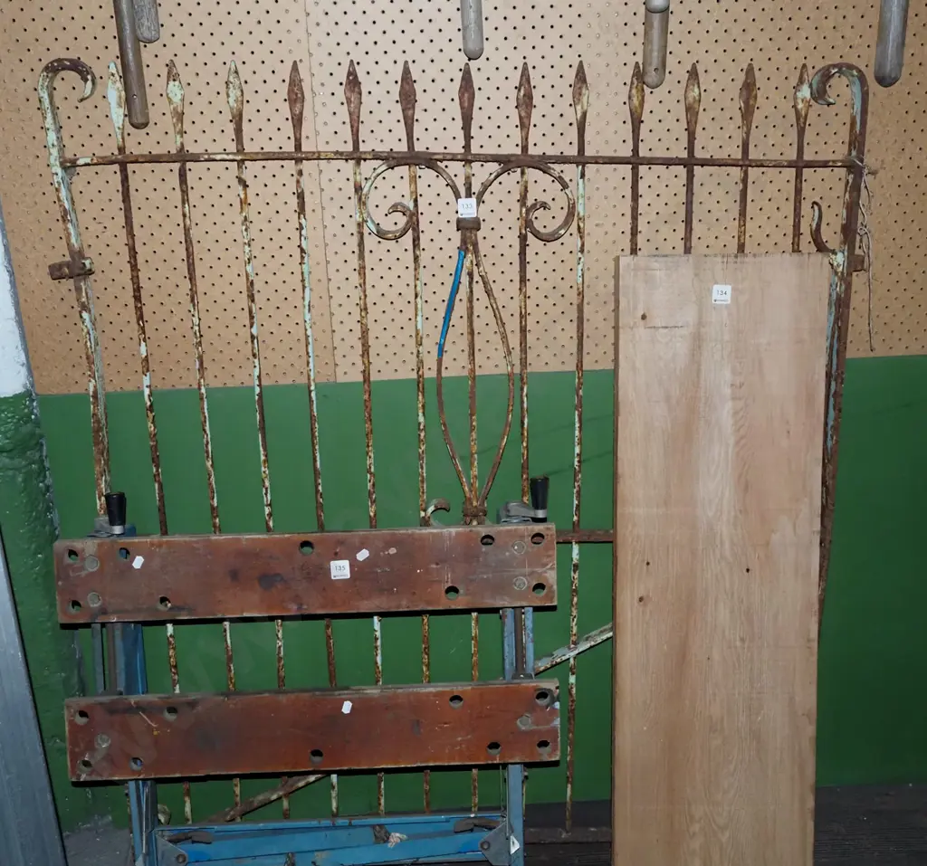 rusty wrought iron garden gate H1260 W1110 Image 1++