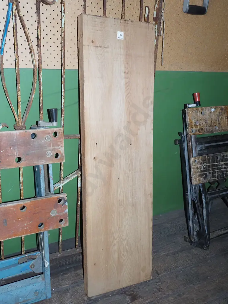 piece of rimu L1040 W290 D50 Image 1++