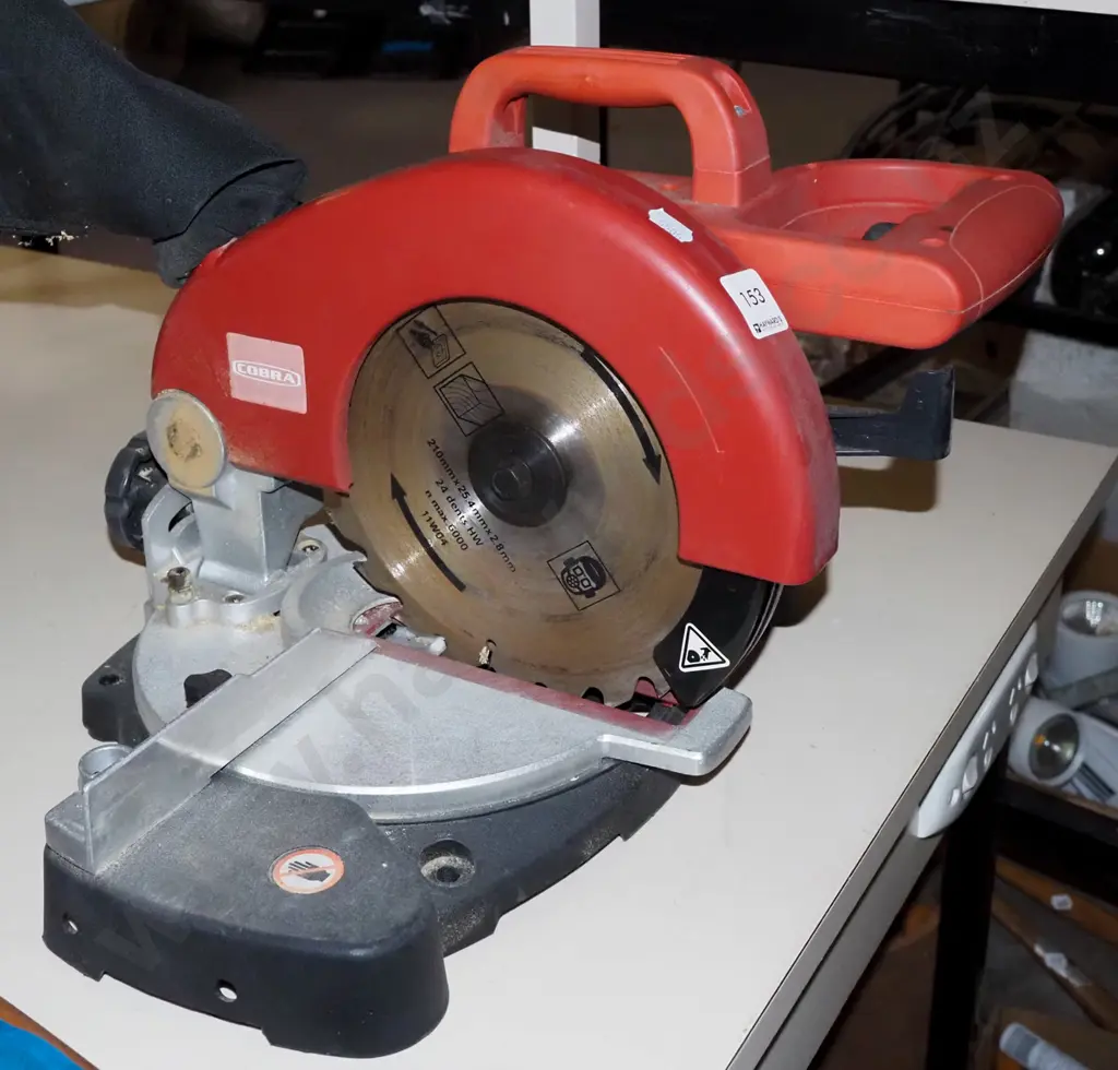 Cobra 1400w mitre saw Image 1++