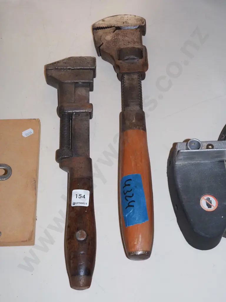 2x vintage adjustable wrenches Image 1++