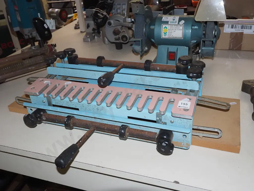 dovetail jig Image 1++