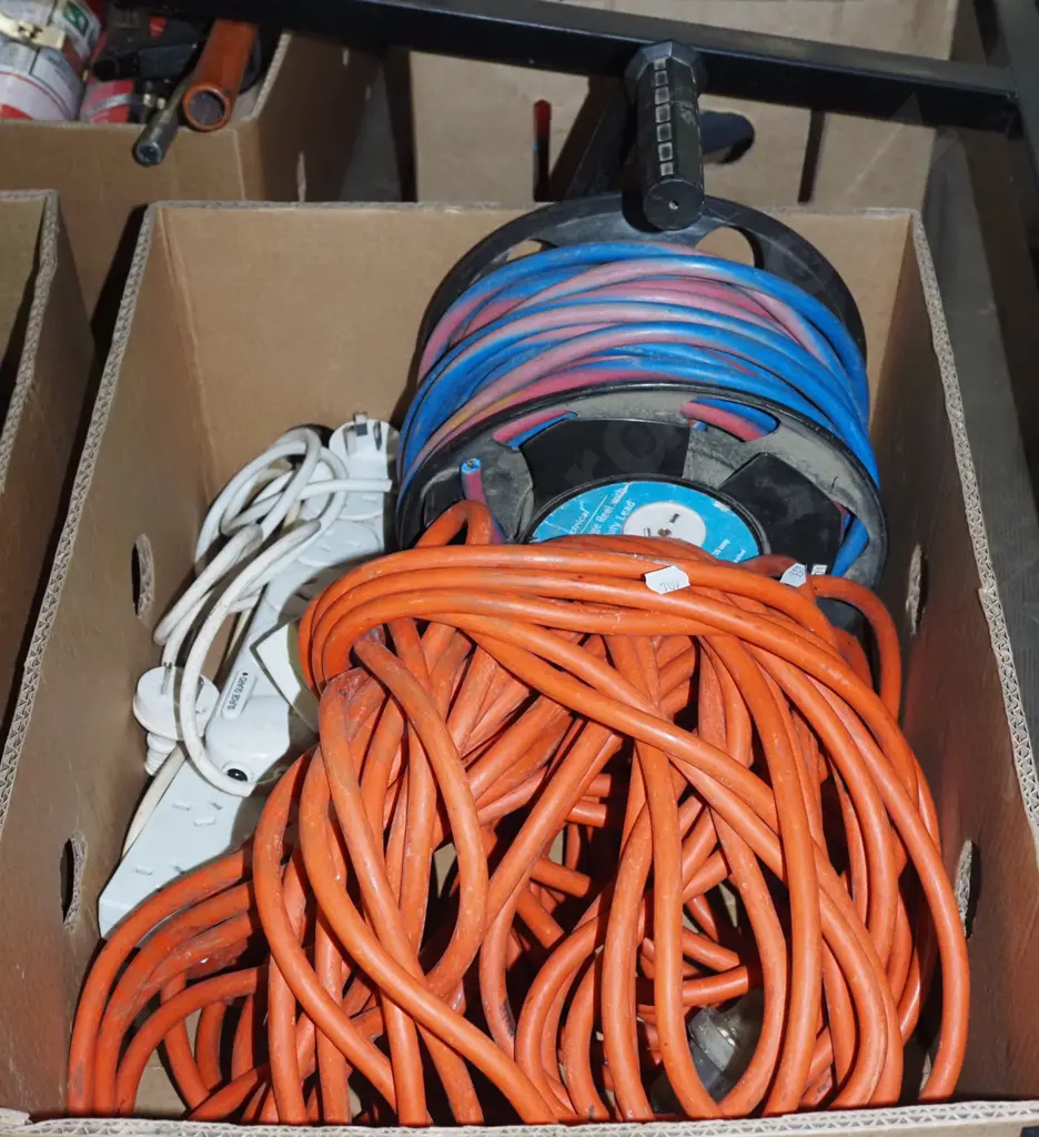 box; extension cords, multi boxes Image 1++
