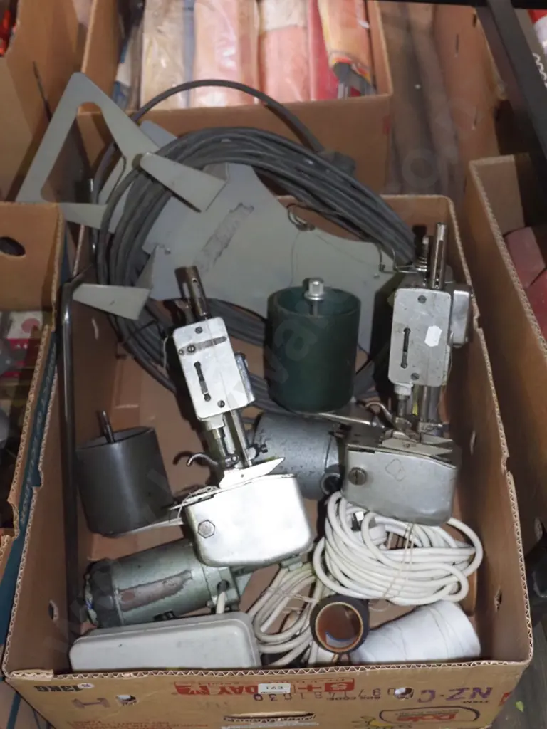 box; commercial sewing machines and accessories Image 1++