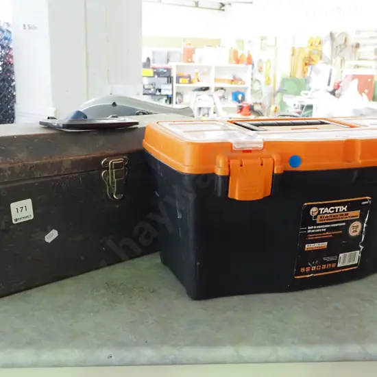 2x tool boxes - blue dots