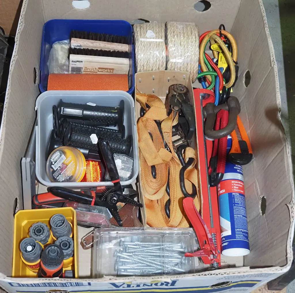 box; rope, hose fittings, tie downs etc Image 1++
