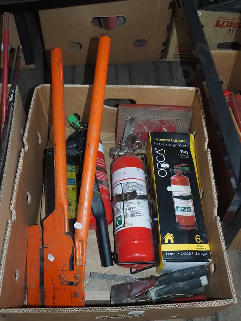 box; fire extinguisher, grease guns etc Image 1++