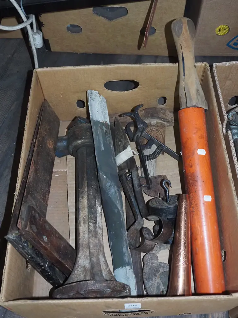 box; car jack, builder's square, machete etc Image 1++