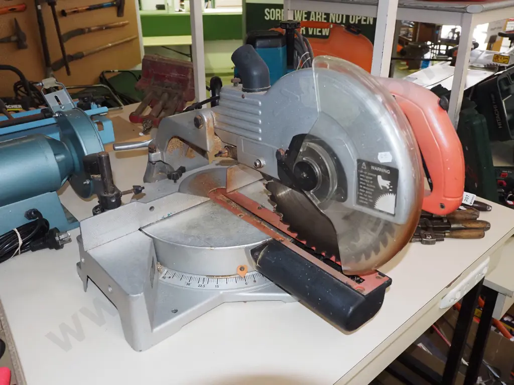 compound mitre saw Image 1++