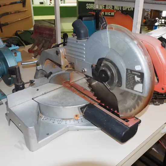 compound mitre saw