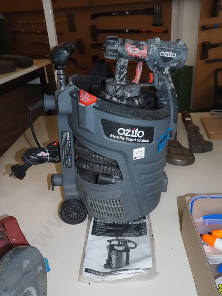 Ozito mobile paint station Image 1++