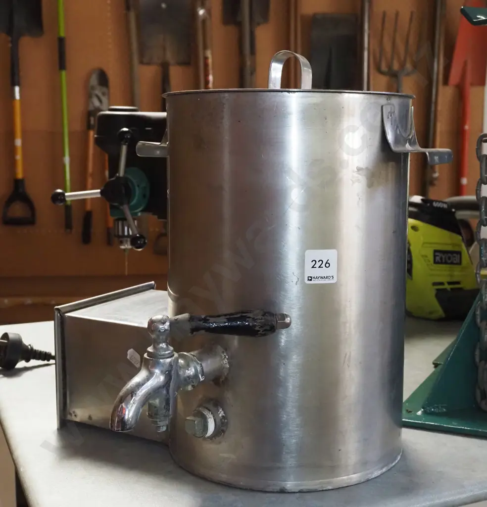 small stainless steel tea urn Image 1++