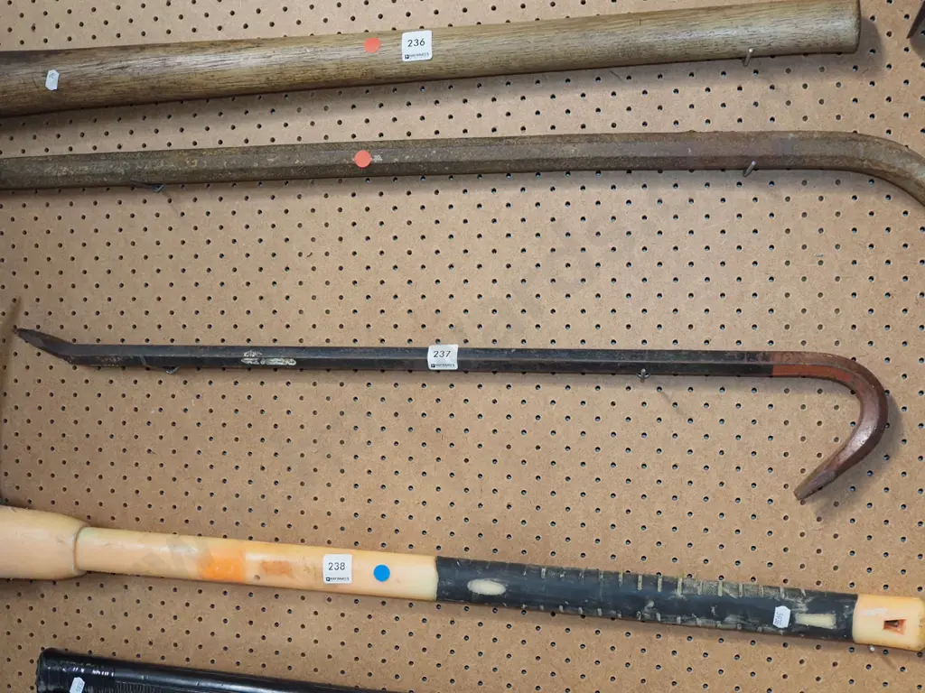 wrecking bar Image 1++