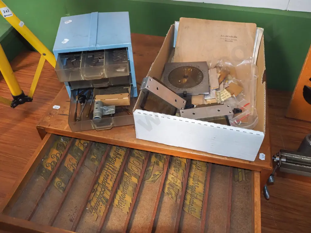 engraving machine with accessories, board with discs, drawers with type etc Image 1++