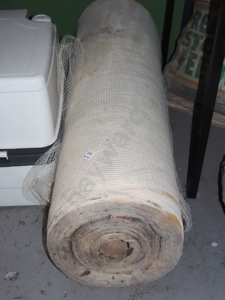 large roll of fibreglass mesh Image 1++