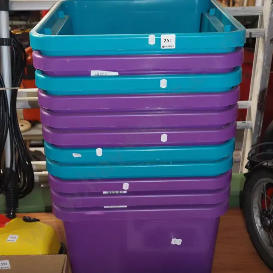 11x plastic storage tubs