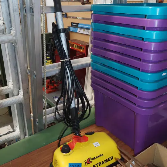 Piranha floor steaming