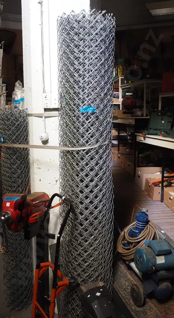 large roll of security mesh H2440 Image 1++