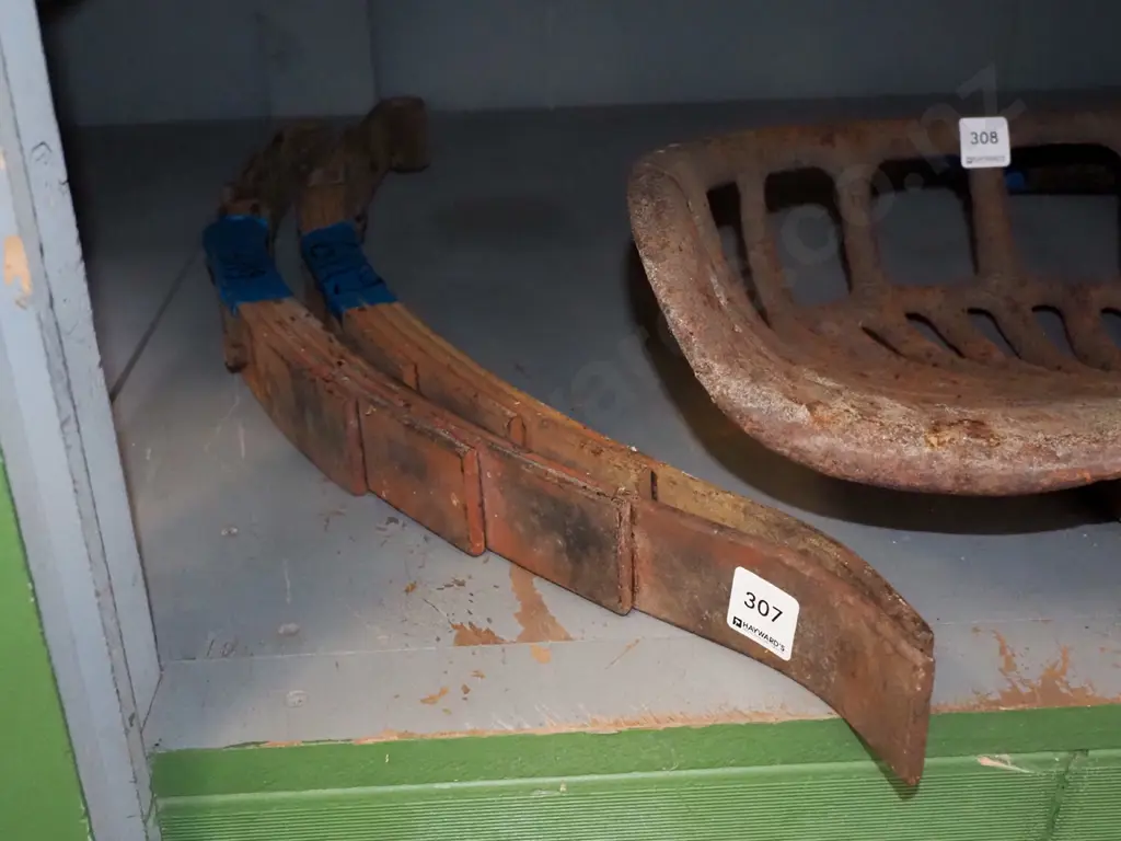 pair automotive springs Image 1++