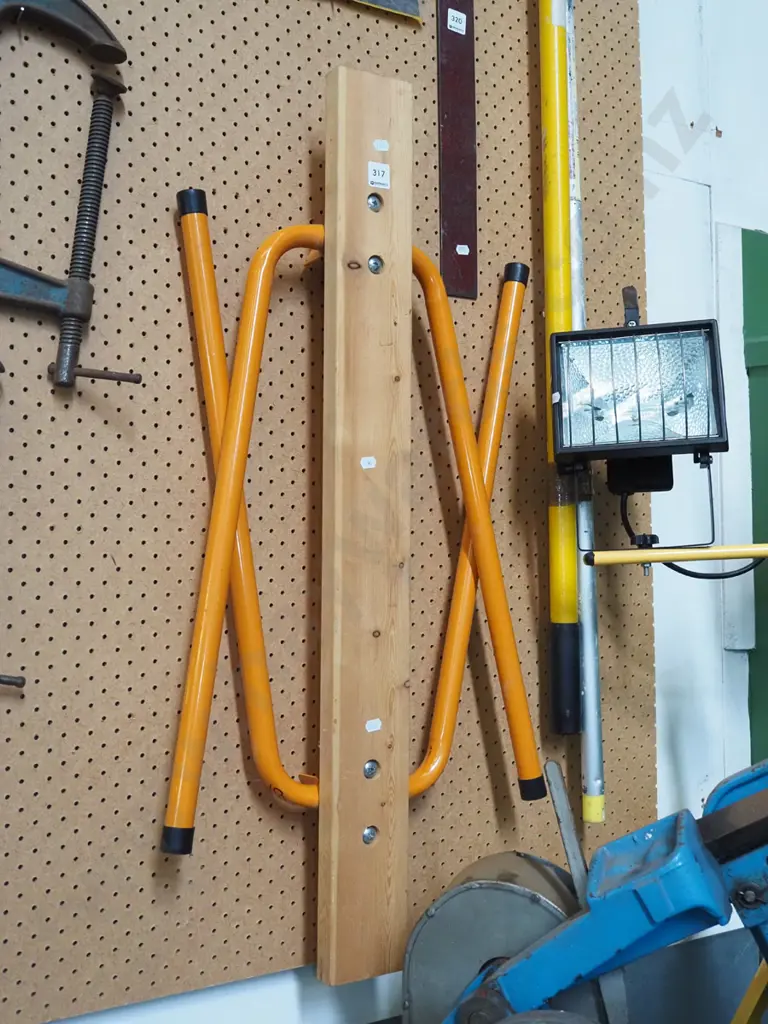 foldaway saw horse Image 1++