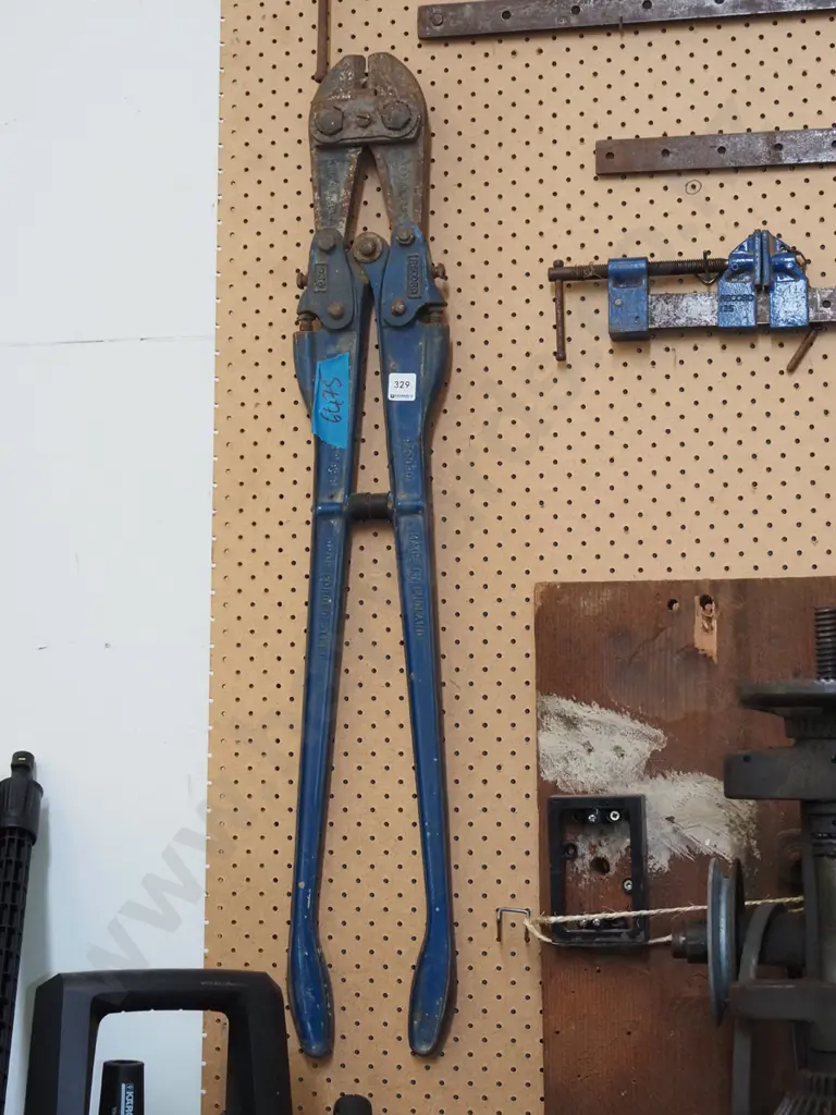 pair of Record 936 bolt cutters - damage to jaws Image 1++