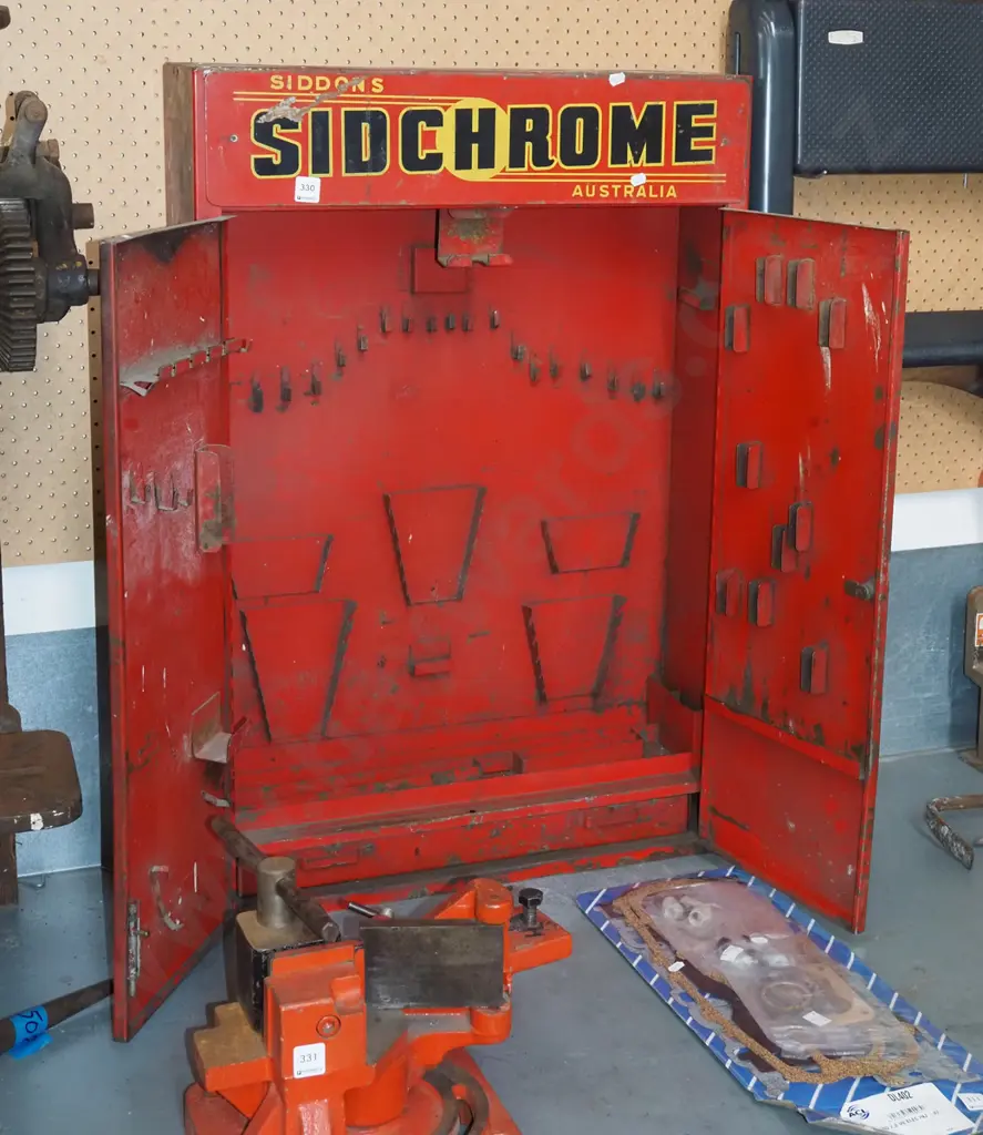 Sidchrome 2 door wall mounted tool chest H910 W615 D190 Image 1++