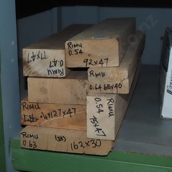 various short lengths of rimu