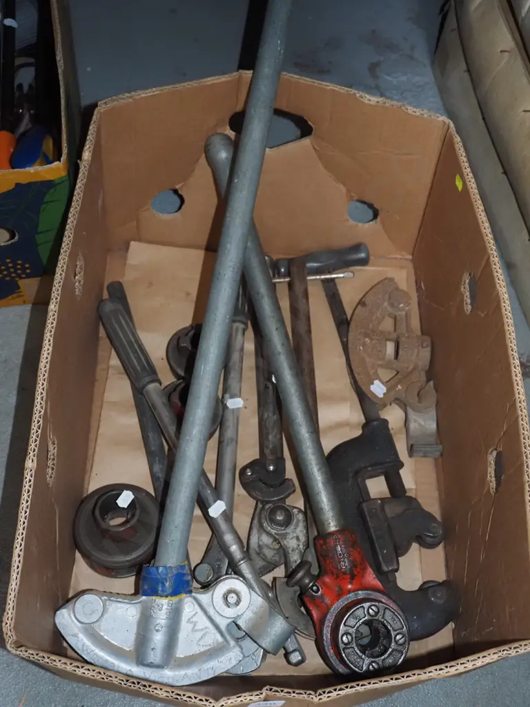 box; pipe benders, pipe cutters etc Image 1++