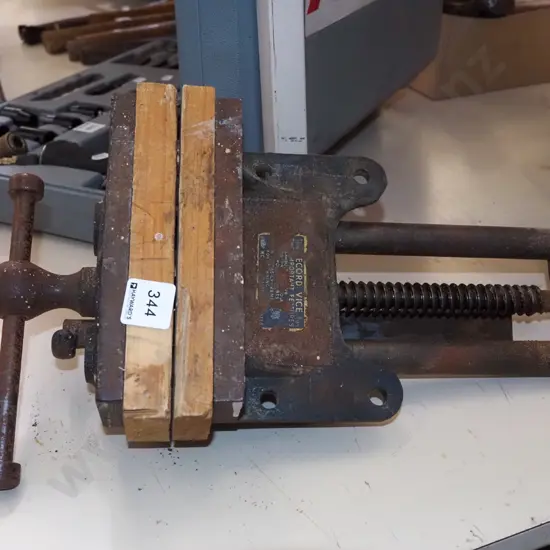 Record 52 quick release woodworker's vice