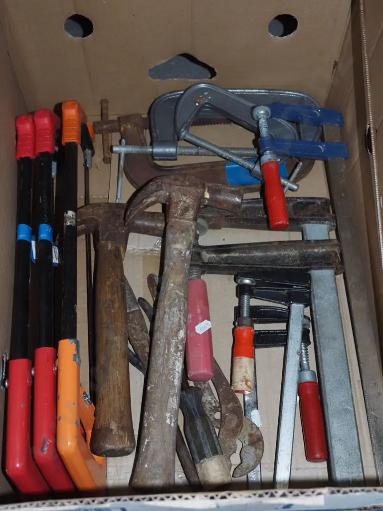 box; hack saw, clamps, hammock etc Image 1++