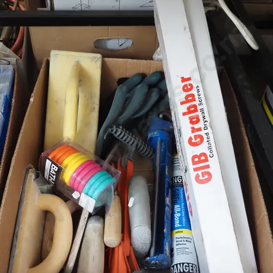 box; floats, collated jib screws etc