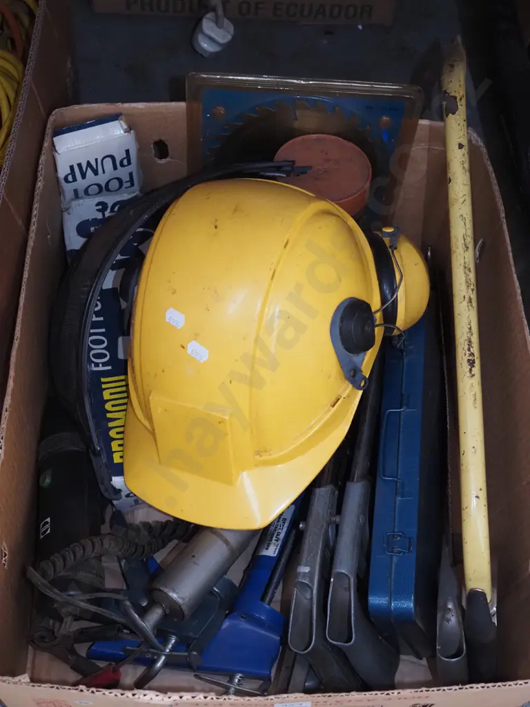 box; hack saws, socket set, grease guns etc Image 1++