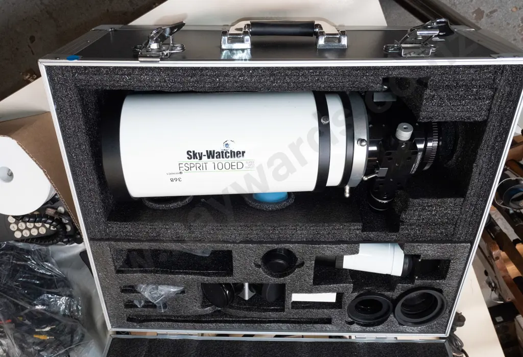 Sky-Watcher Esprit 100ED astronomical telescope with AZ-EQ6 Pro mount tripod, carry case and 2 boxes of accessories Image 1++
