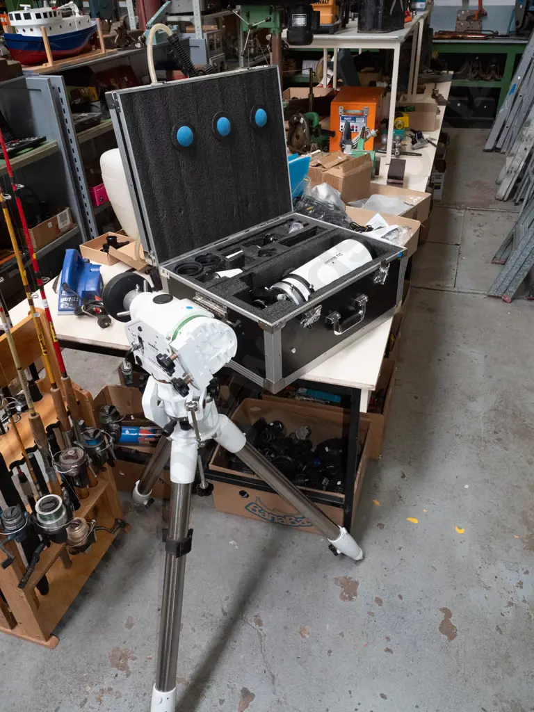 Sky-Watcher Esprit 100ED astronomical telescope with AZ-EQ6 Pro mount tripod, carry case and 2 boxes of accessories Image 1++