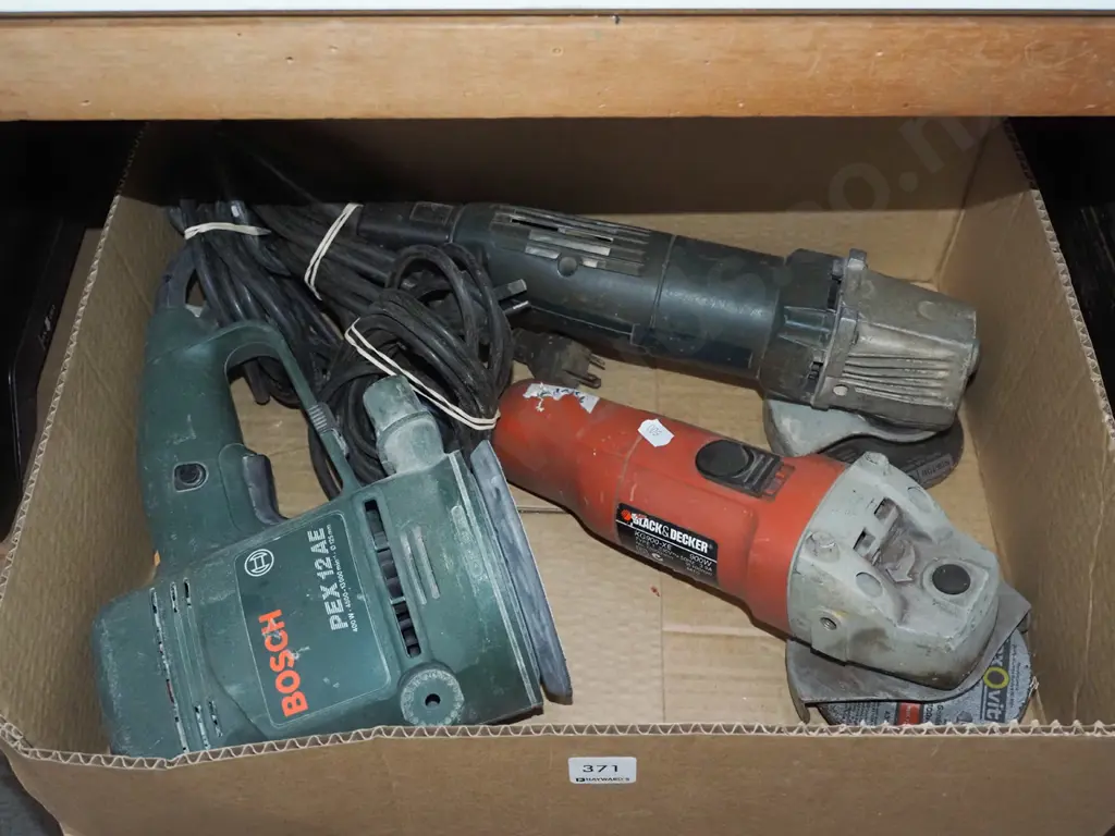 box; orbital sander, 2x angle grinders Image 1++