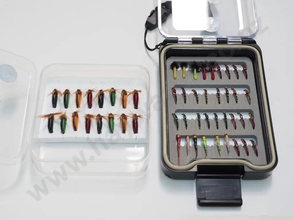 2x sets of fly fishing lures - blue dots Image 1++