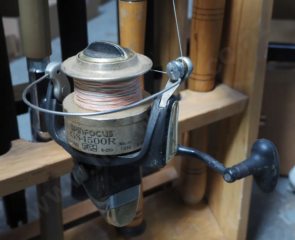 2x fishing rods and reels - red dots Image 1++