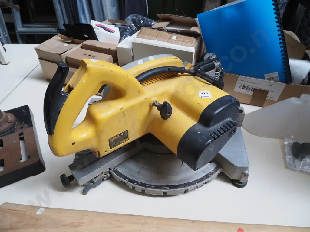 Dewalt compound mitre saw Image 1++