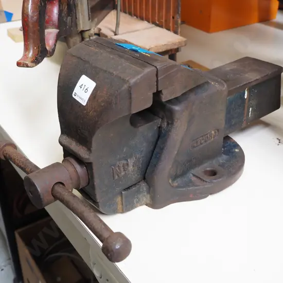 Record 4 engineer's vice