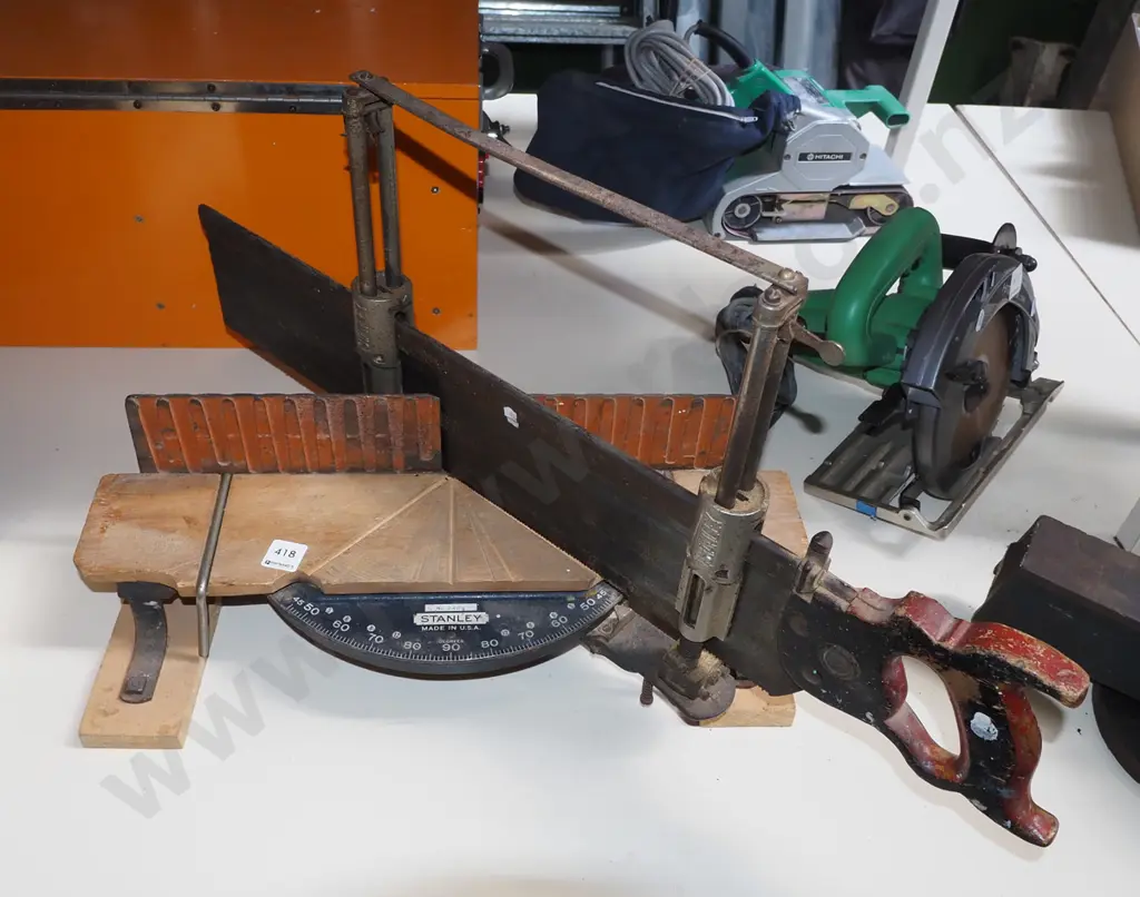 Stanley mitre saw and stand Image 1++