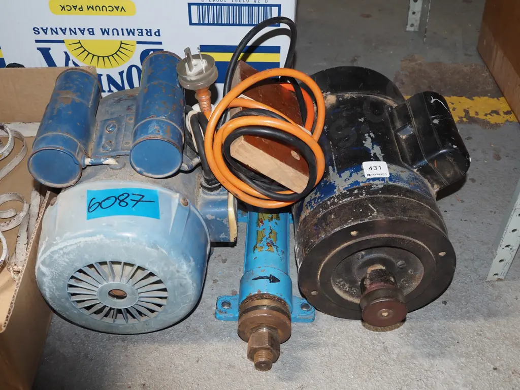 2x electric motors, spindle Image 1++