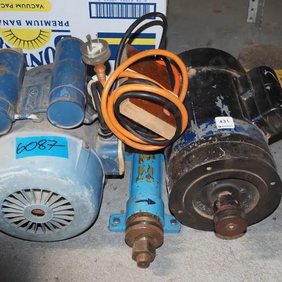 2x electric motors, spindle