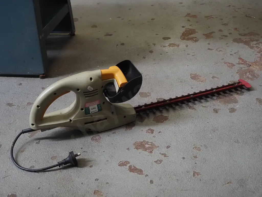 Ryobi corded hedge trimmers Image 1++