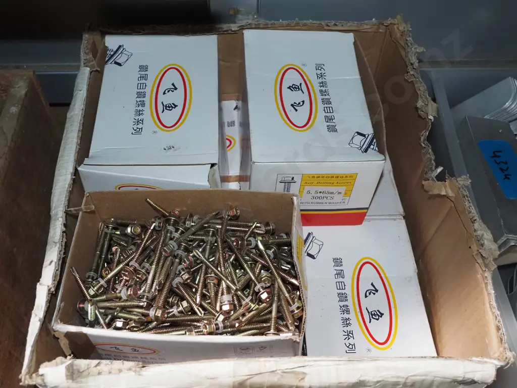 box; self tapping screws Image 1++