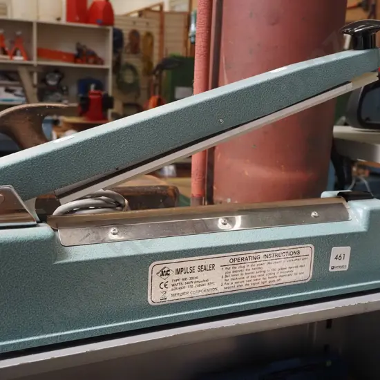 Impulse sealer