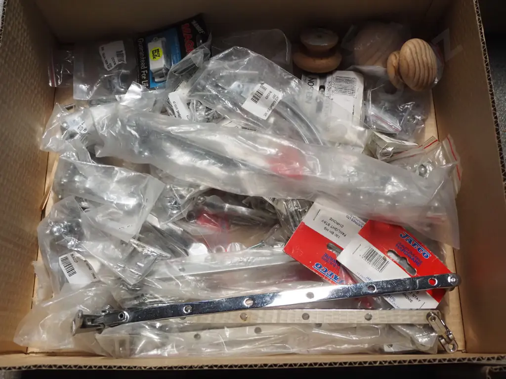 box; window hardware, wooden handles etc Image 1++