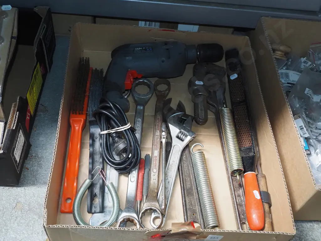box; electric drill, wire brushes etc Image 1++
