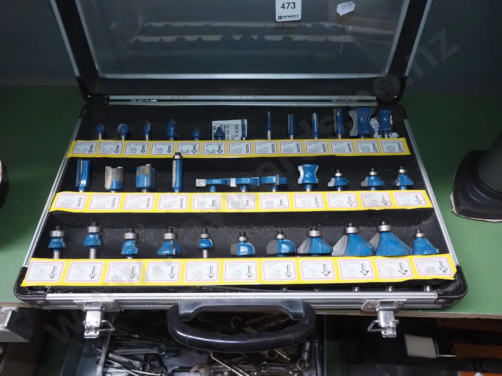 cased router bits Image 1++